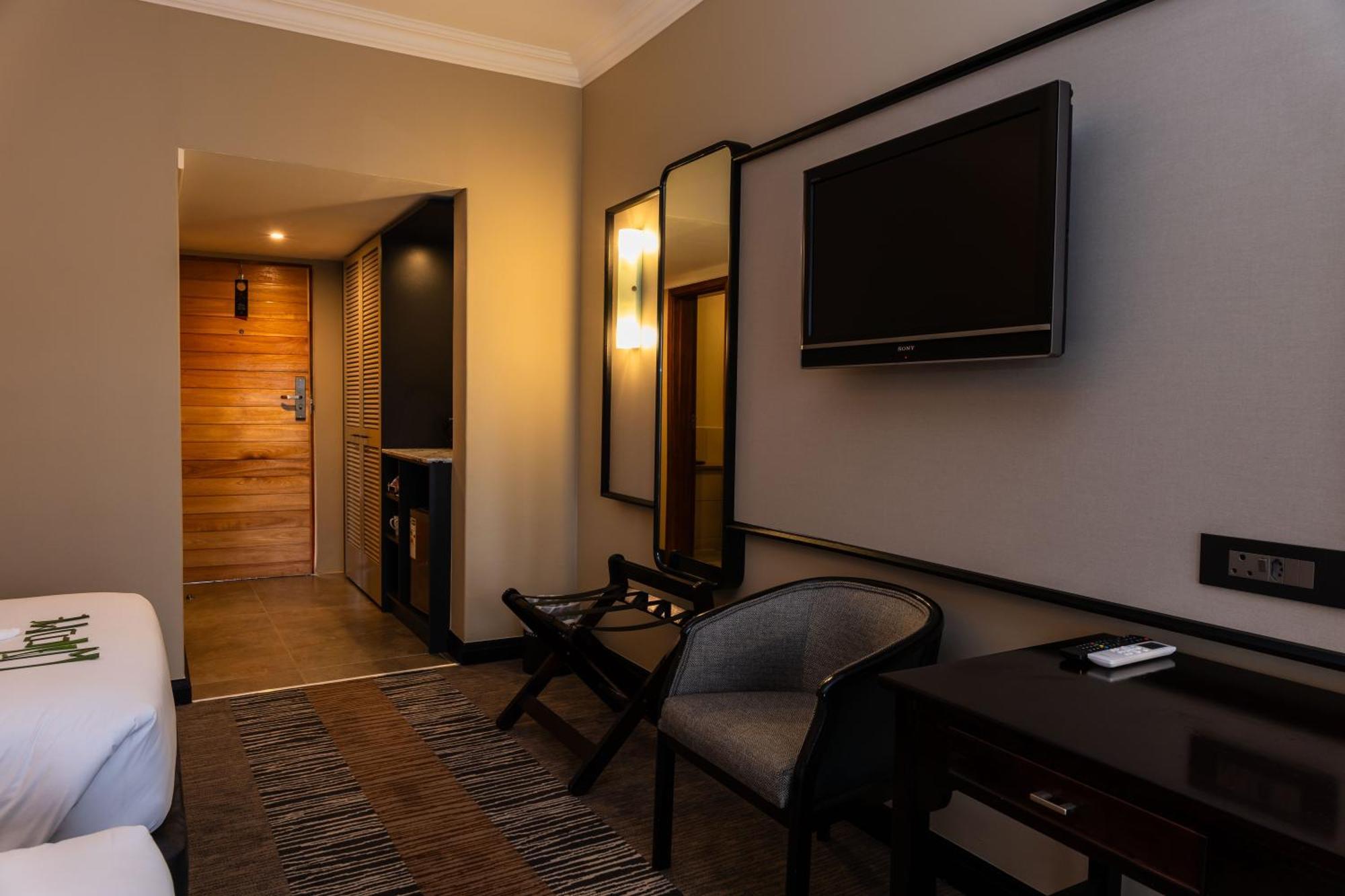 Premier Hotel The Winkler White River Extérieur photo